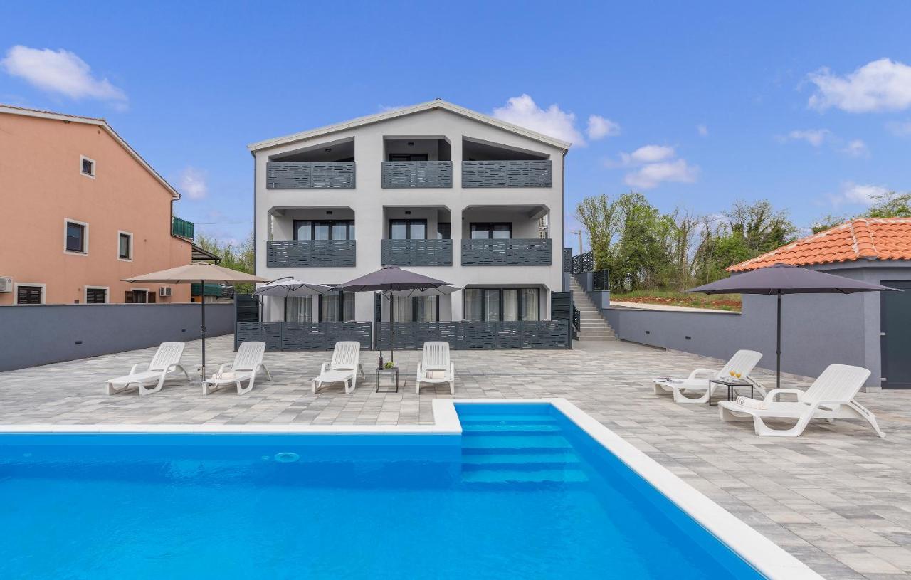 Apartmani Natalija Poreč Exterior foto