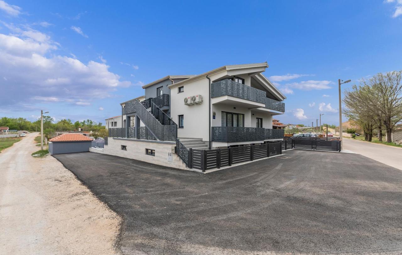 Apartmani Natalija Poreč Exterior foto